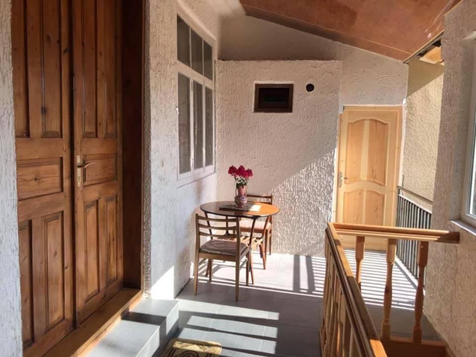 Eliso'S Guesthouse ميستيا المظهر الخارجي الصورة